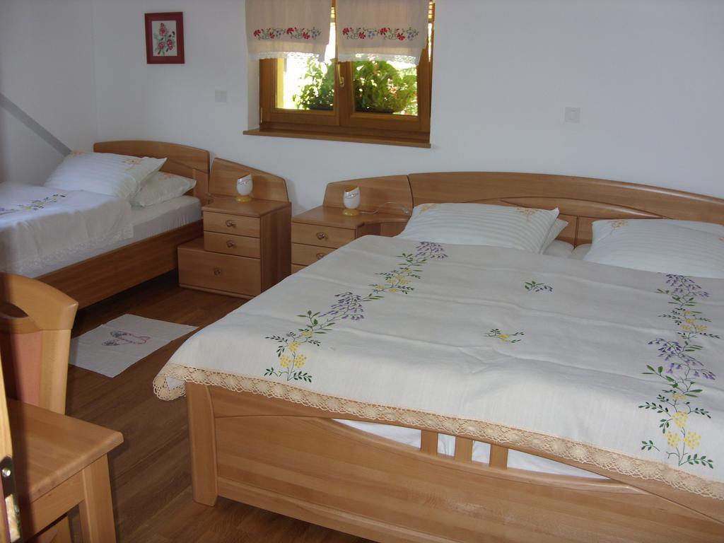 Tourist Farm Ob Izviru Krupe Βίλα Semic Δωμάτιο φωτογραφία